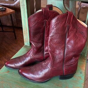 Men’s cowboy boots size 12. Made by Larry Mayhan in El Paso Texas.